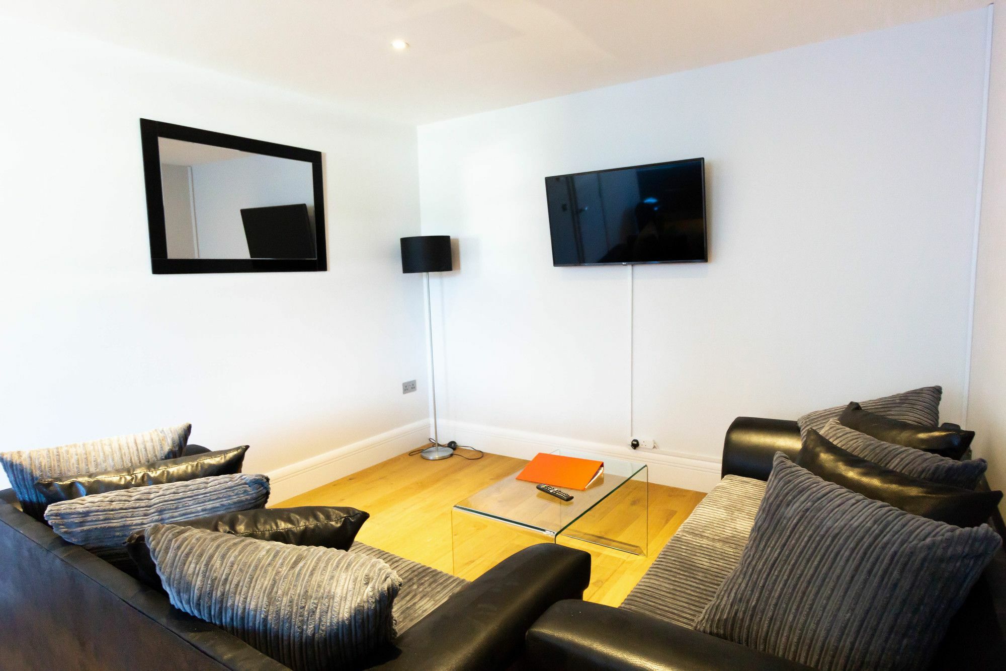 Access Tower Hill Apartment London Exterior photo
